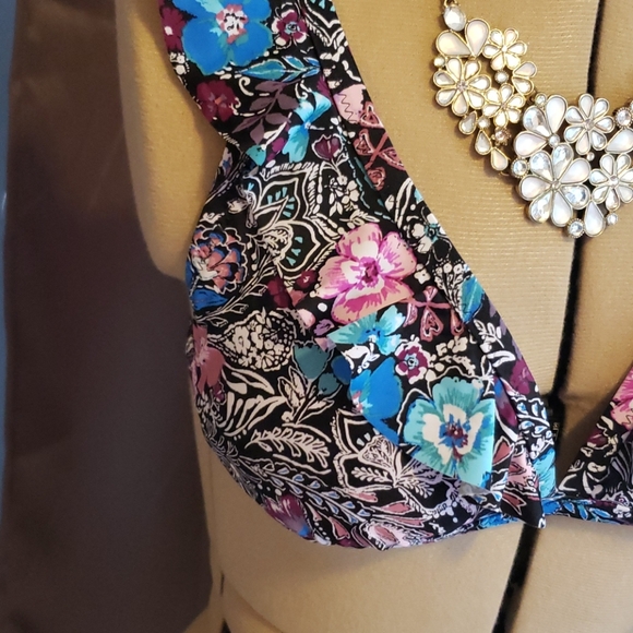 Bikini Top 👙 - Picture 6 of 11